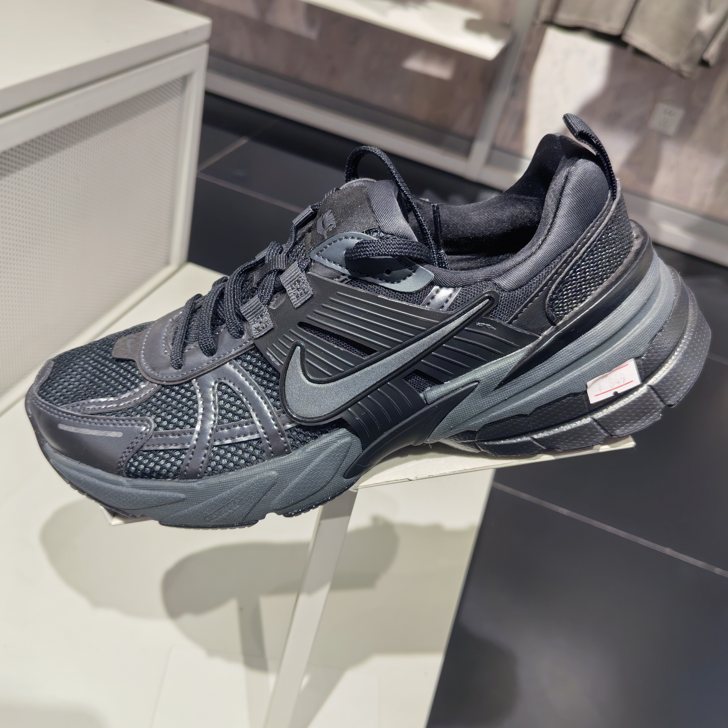 耐克（NIKE）V2K RUN 男子运动鞋 HJ4497001