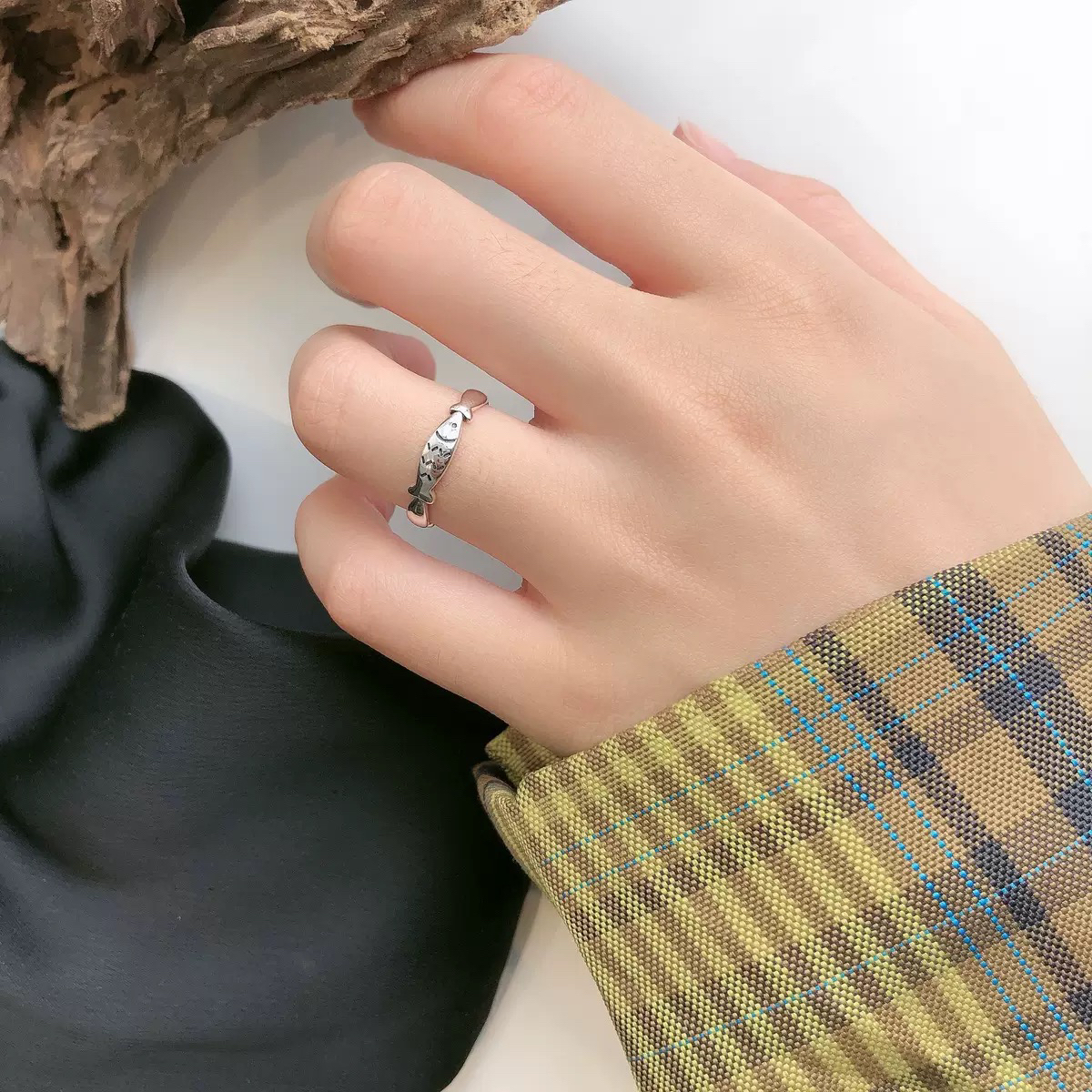 925银戒指 S925银「孤品」做旧款年年有鱼开口尾戒原创设计小鱼尾戒