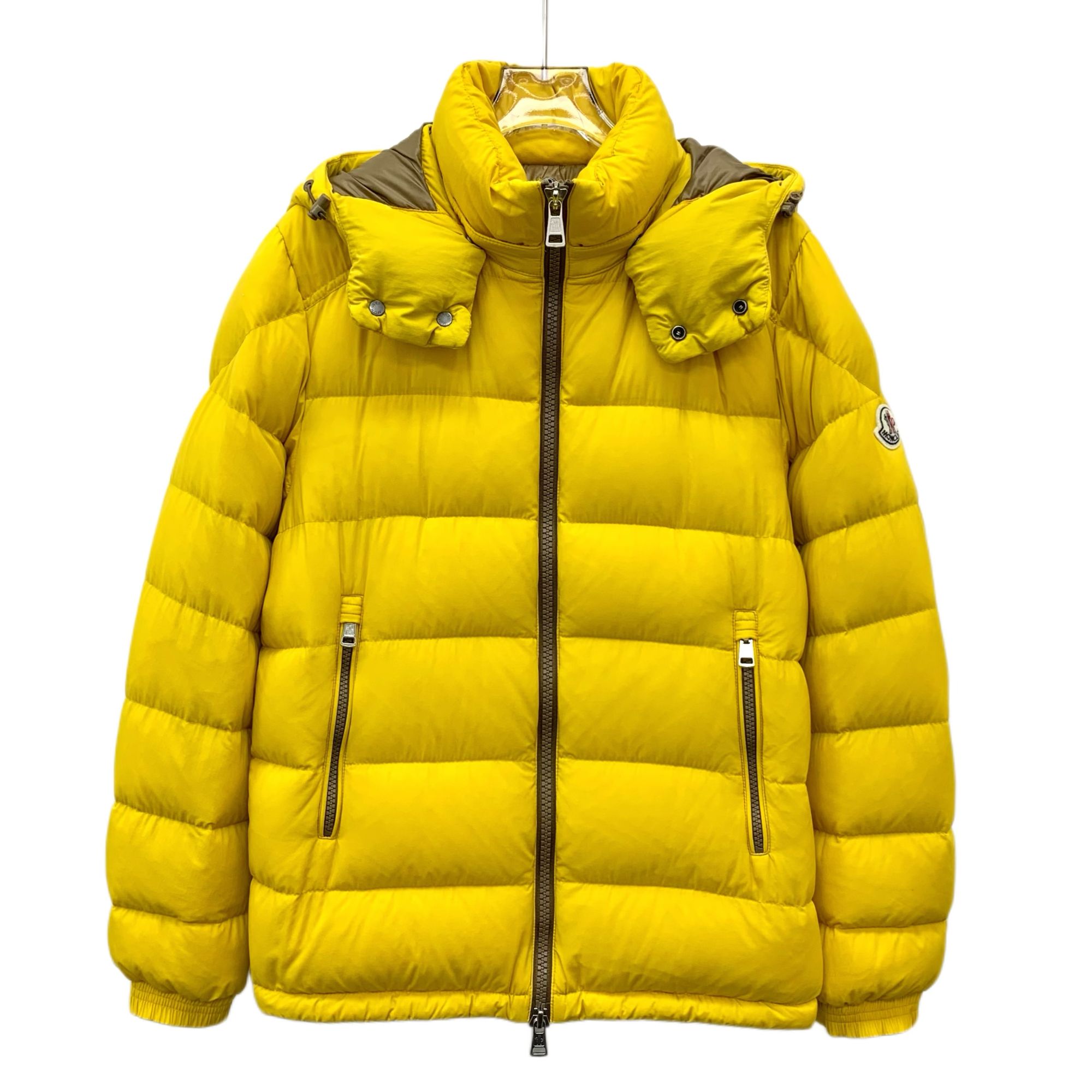 99新 MONCLER  KW0304  Brique系列 黄色徽标贴饰羽绒服 XS码