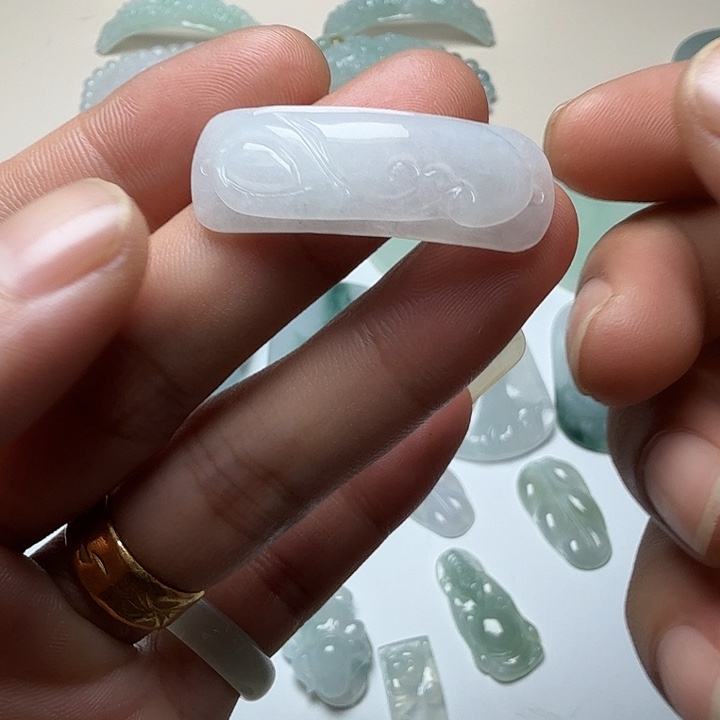 吊坠(赠链)未镶嵌翡翠天然缅甸翡翠A货手牌