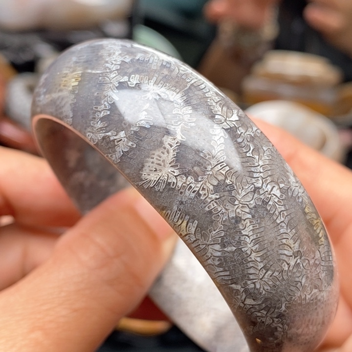 硅化珊瑚（珊瑚玉）手镯未镶嵌54,5