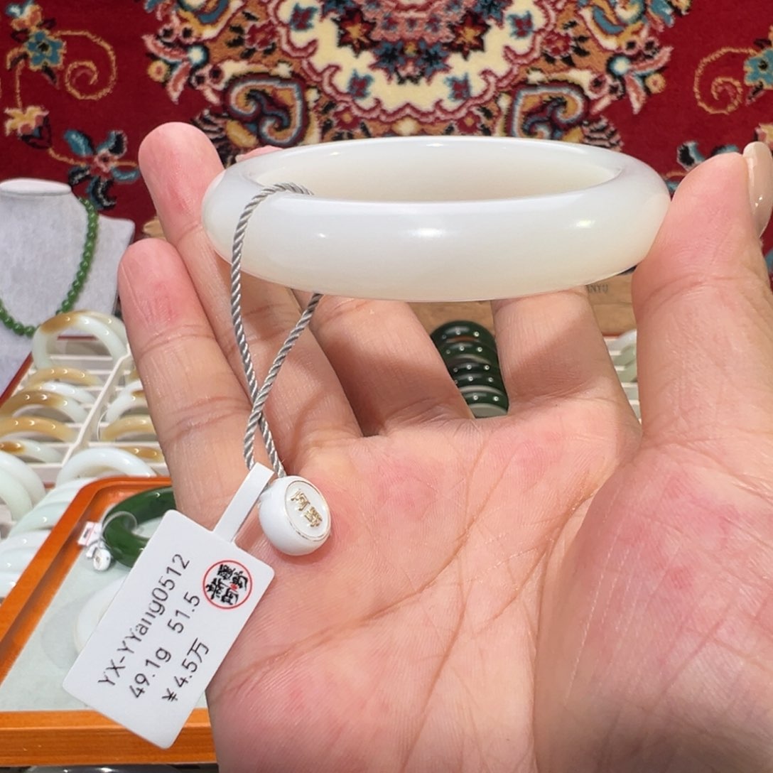 未镶嵌手镯和田玉