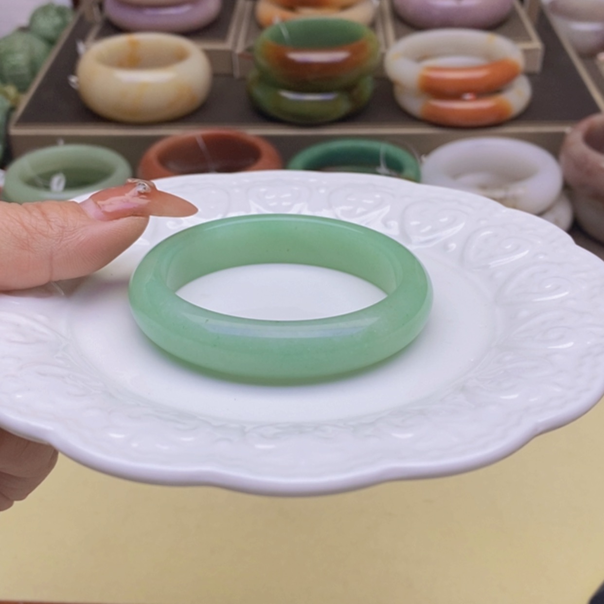 【闪购商品】石英质玉手镯未镶嵌