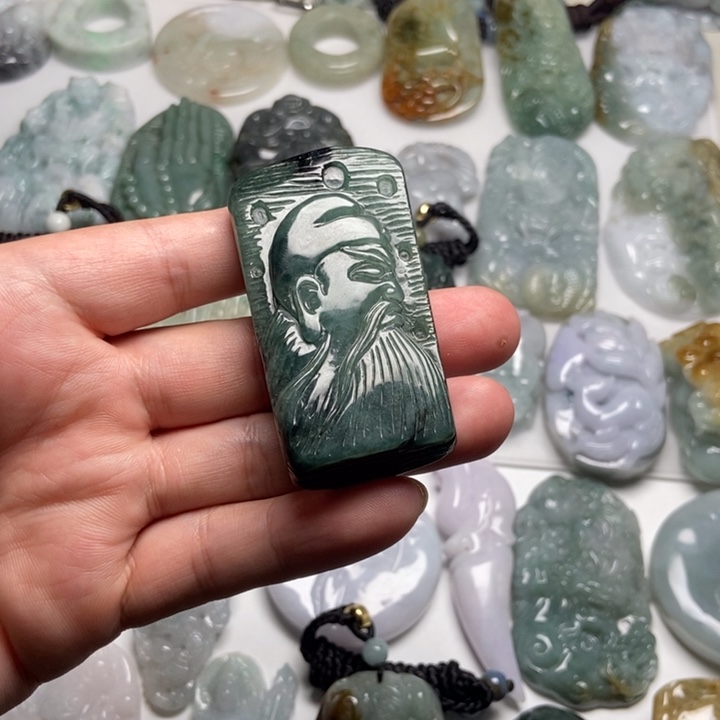 翡翠未镶嵌颈饰关二爷47