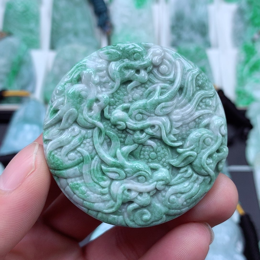 翡翠颈饰未镶嵌翡翠吊坠