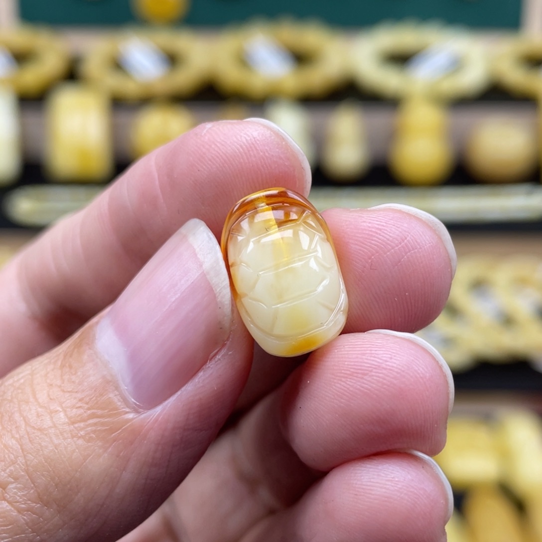 琥珀裸石未镶嵌琥珀蜜蜡