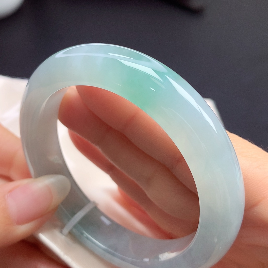 翡翠未镶嵌手镯55圈口