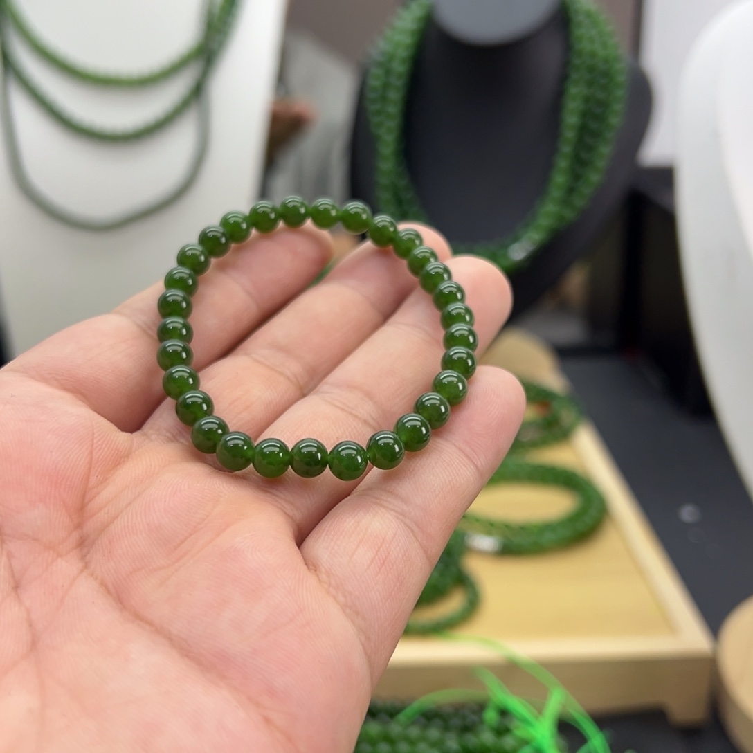 和田玉（碧玉）未镶嵌颈饰卡6 菠菜 微黑 30颗