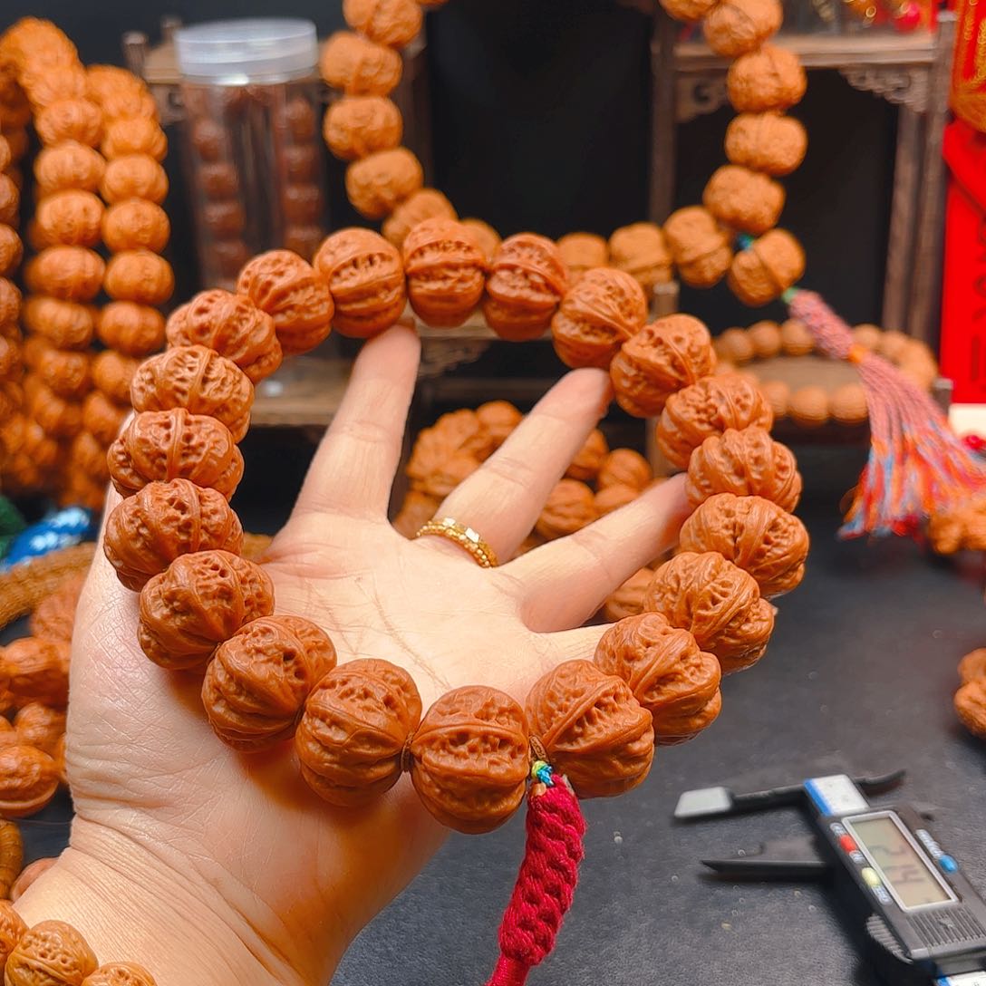 文玩核桃吊坠A****_核桃手持