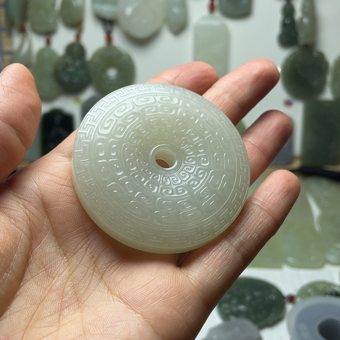 【闪购商品】和田玉未镶嵌颈饰地****源