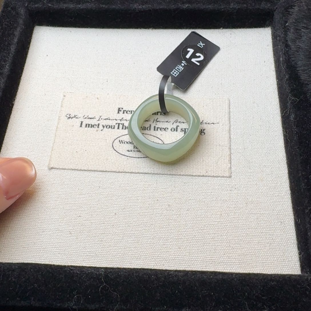 和田玉戒指未镶嵌何****?