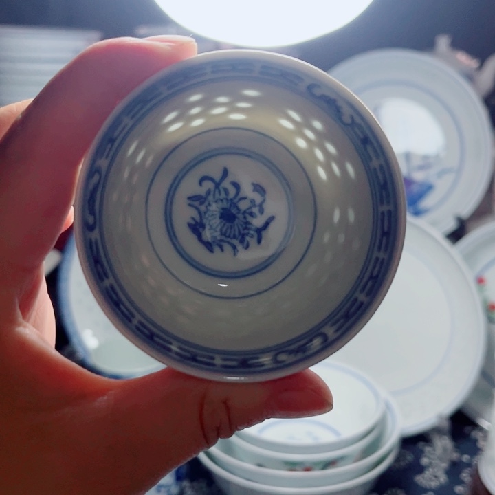 青花玲珑二缸中兰花