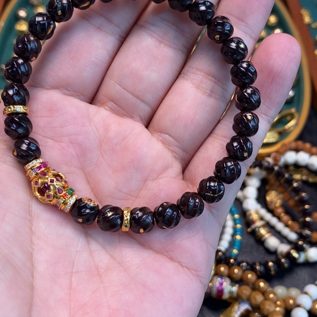 手链足金镶嵌合成（培育）蓝宝石