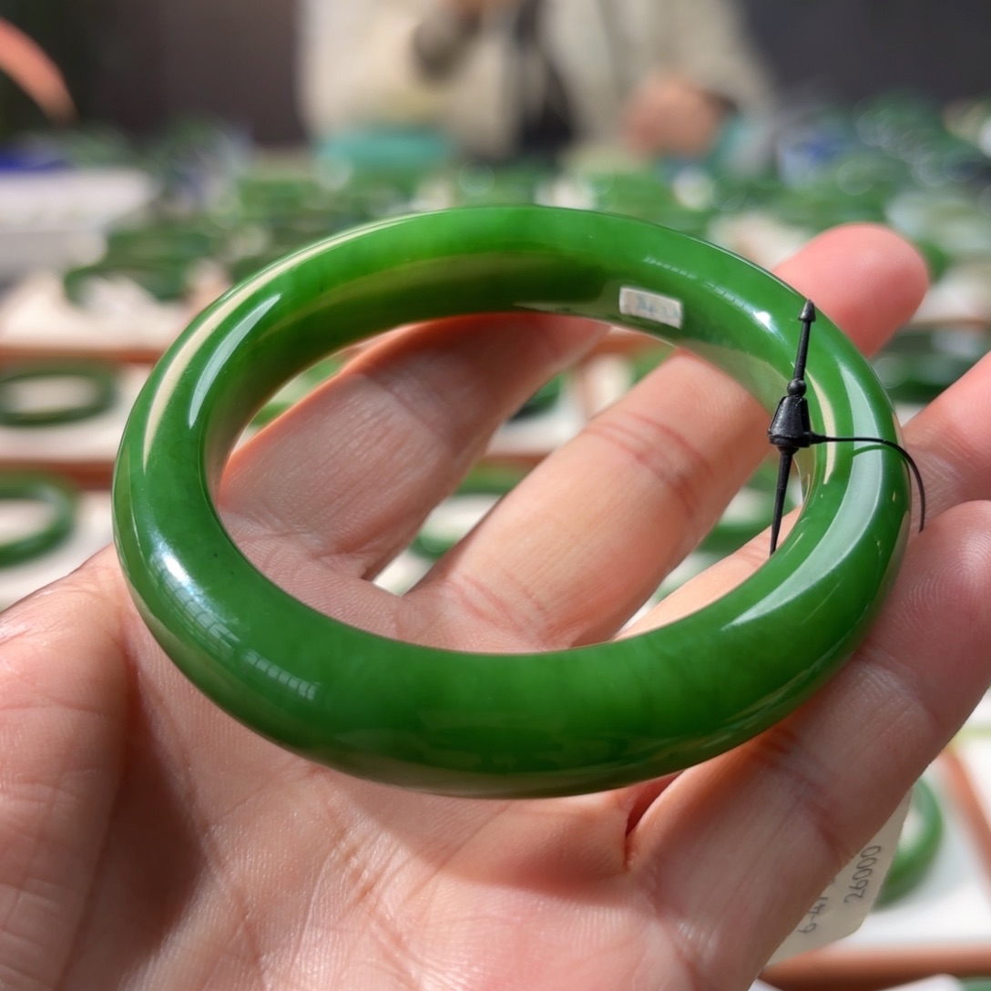 未镶嵌手镯和田玉（碧玉）