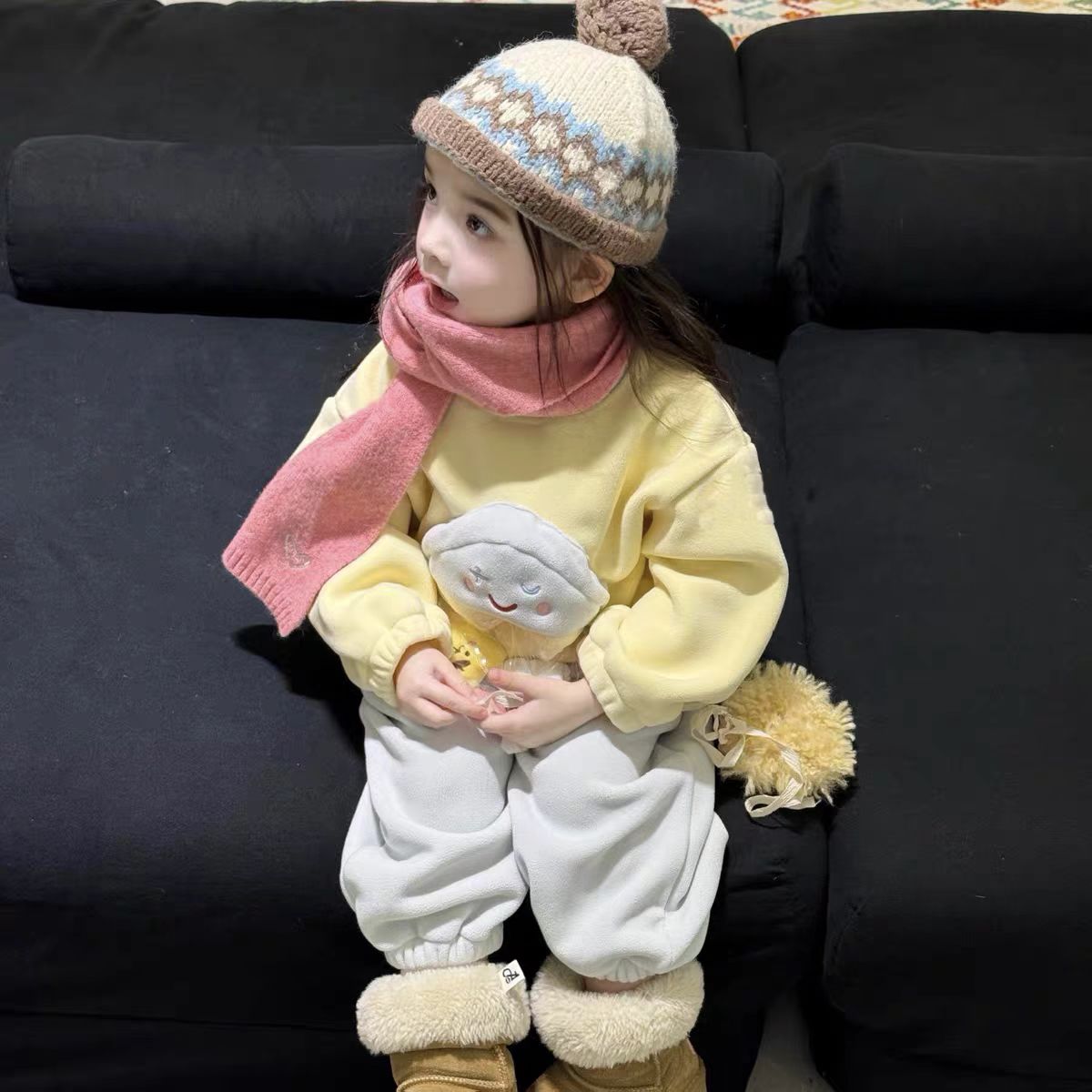 黄色玩偶加绒套装秋冬款2525