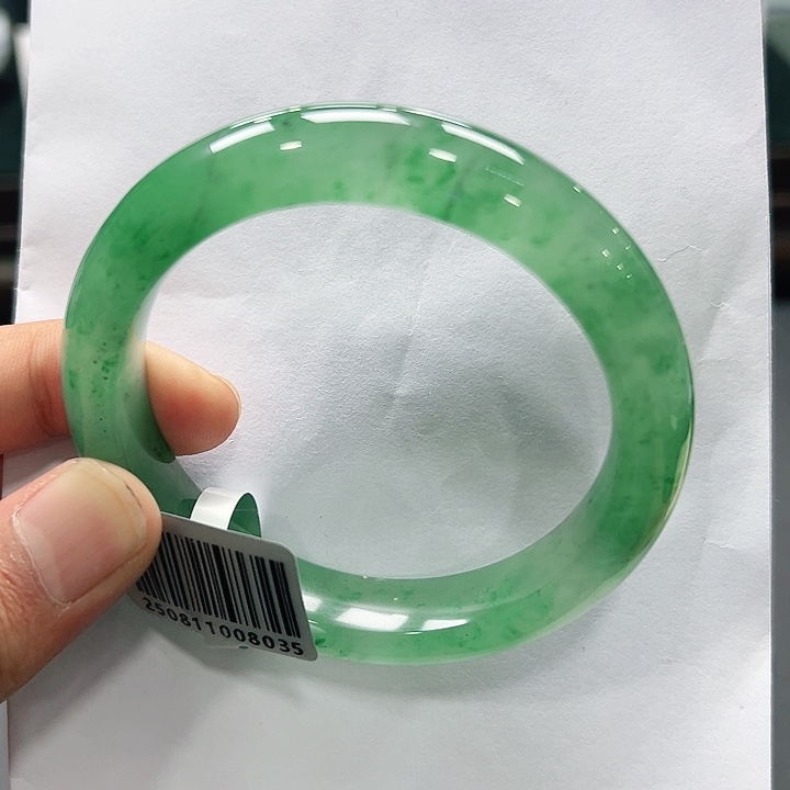 未镶嵌手镯石英质玉（非洲翠）