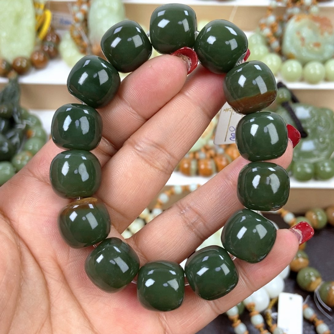 透闪石质玉手串未镶嵌