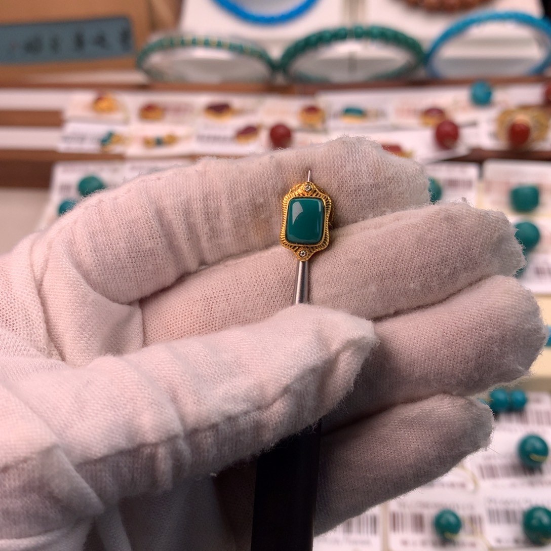 绿松石18K金镶嵌配饰凡