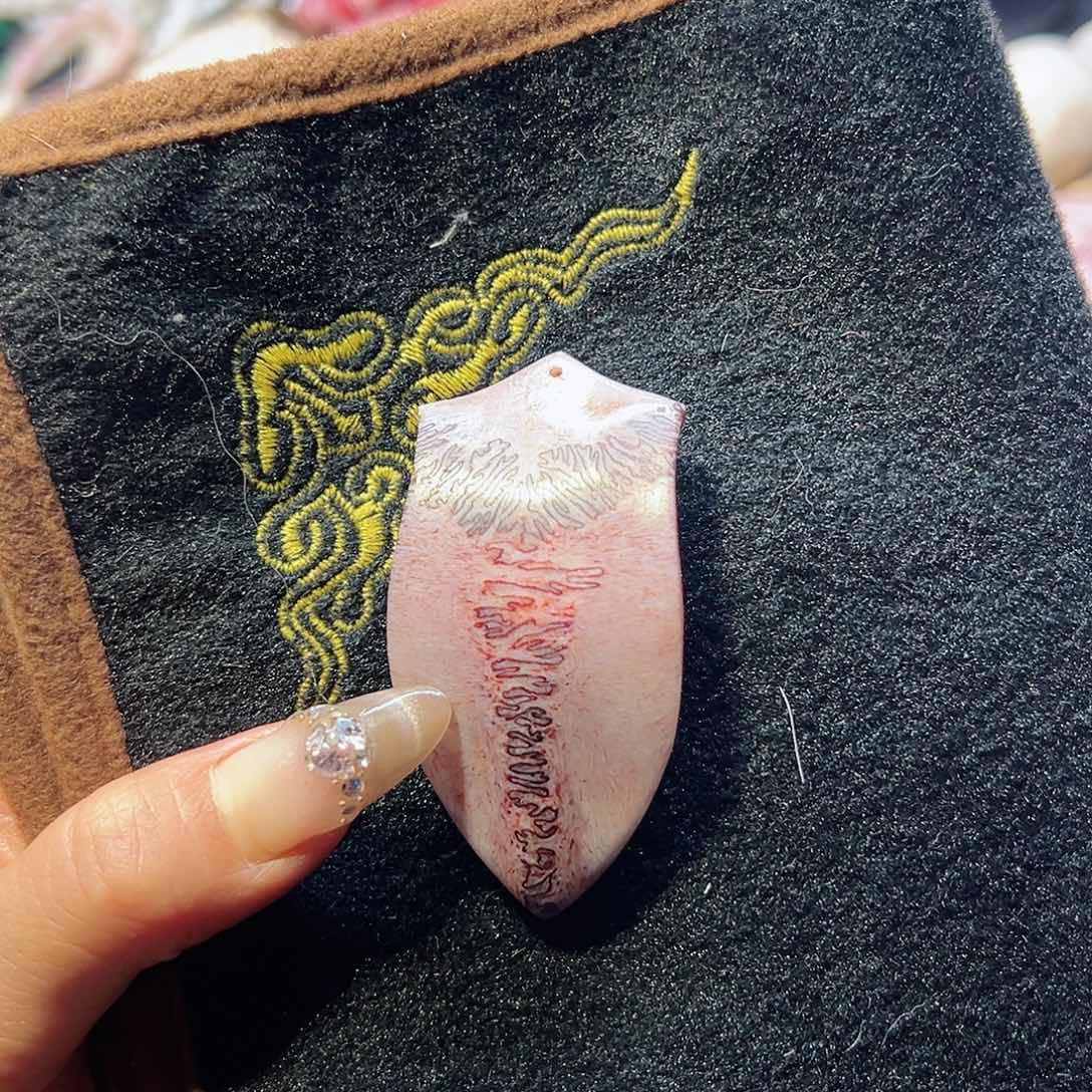 鹿骨吊坠鹿骨材质