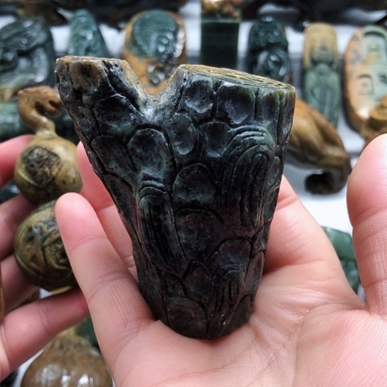 岫岩河磨玉（透闪石质玉）把件未镶嵌