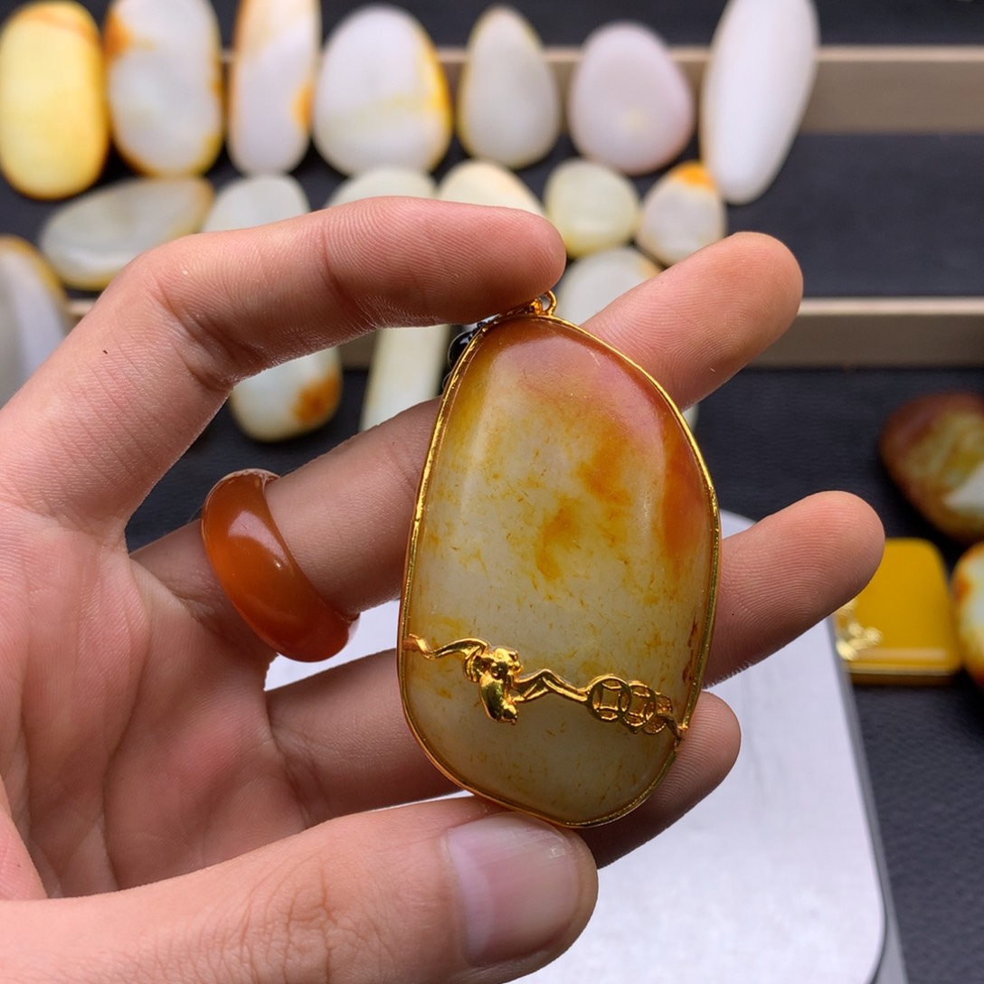 和田玉颈饰未镶嵌小****1