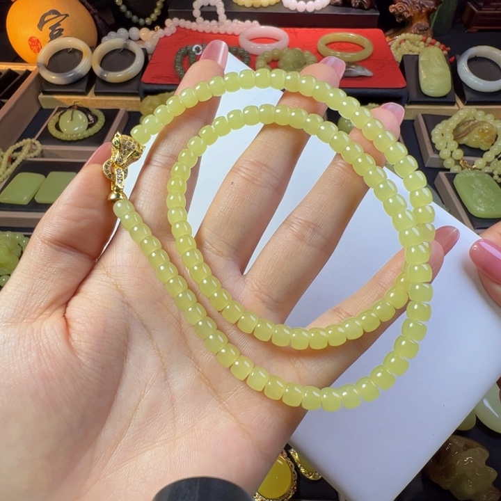 和田玉（黄玉）未镶嵌颈饰