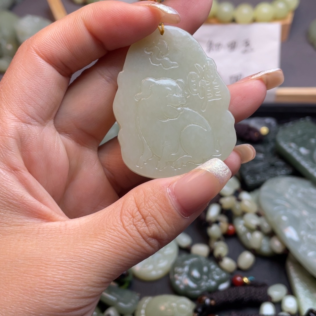 和田玉颈饰未镶嵌