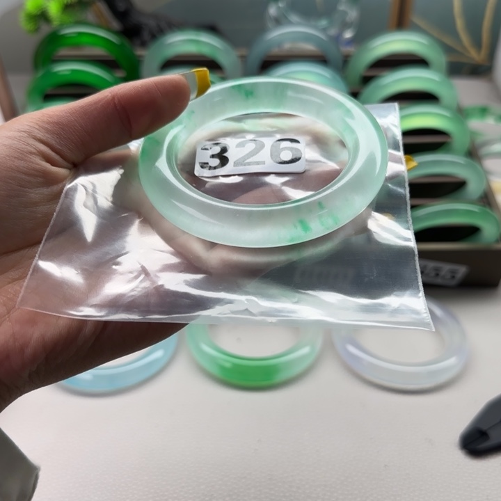 玉砚*时尚飘花手镯326