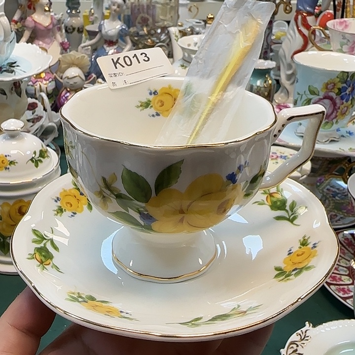 鹿与海陶瓷有限公司