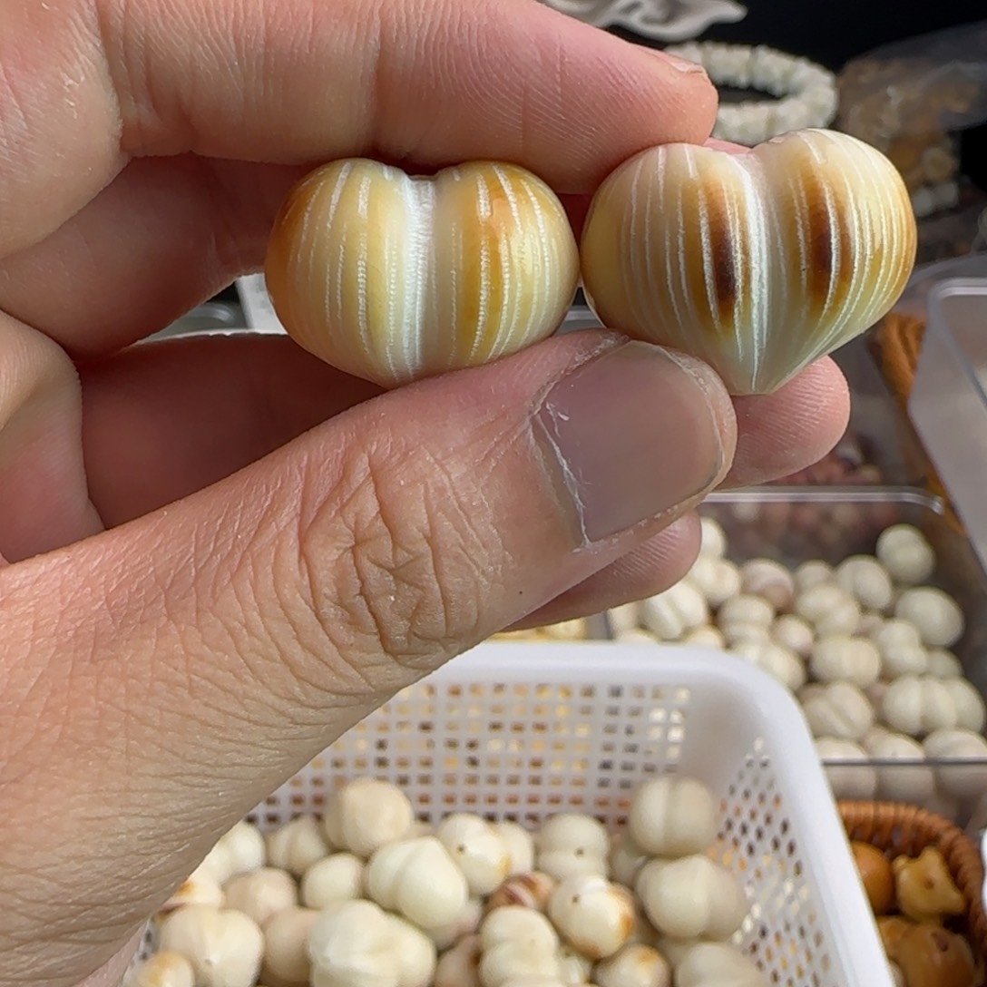 手串菩提根/象牙果微瑕疵炭烤爱心屁桃12颗