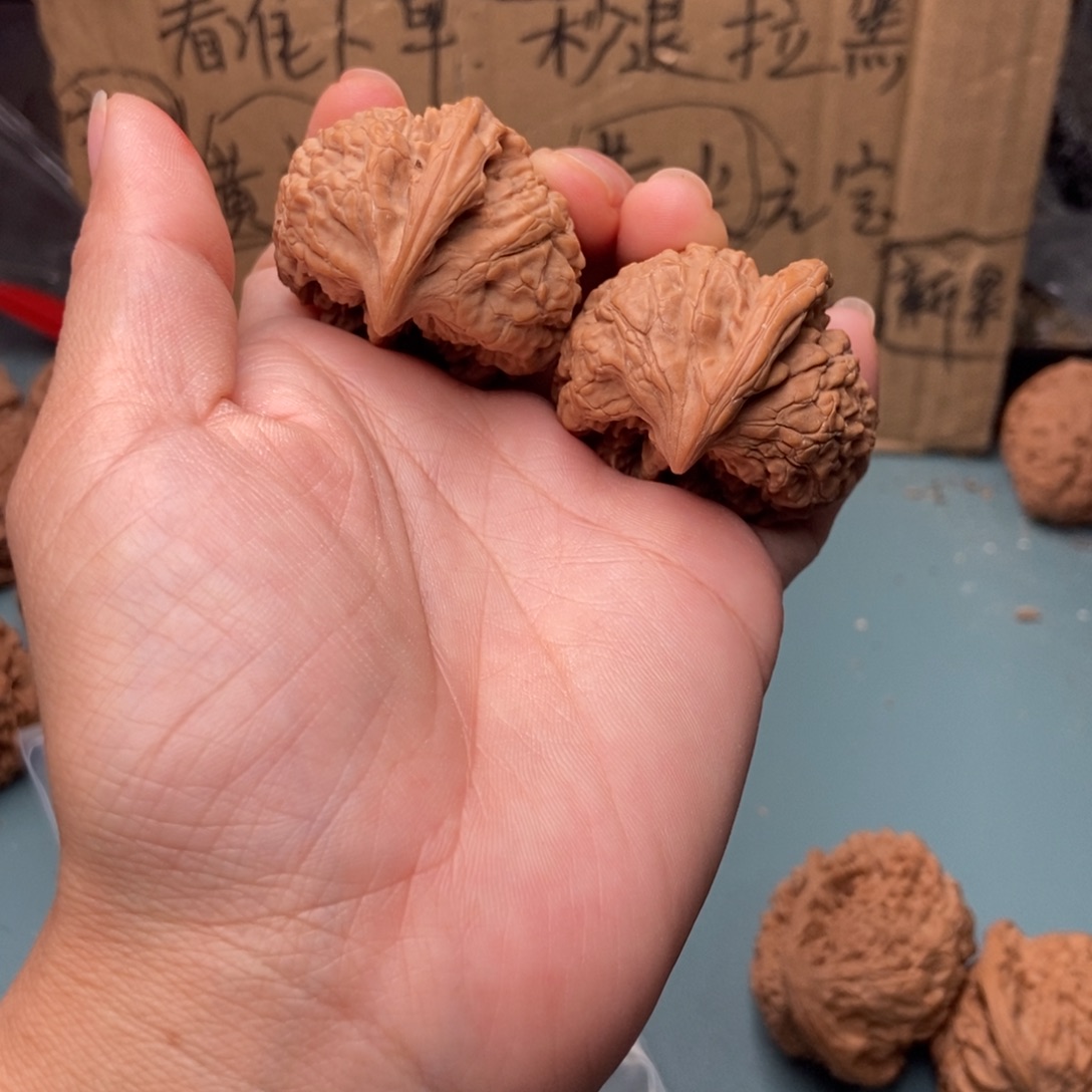 大***齐吊坠文玩核桃座山雕79