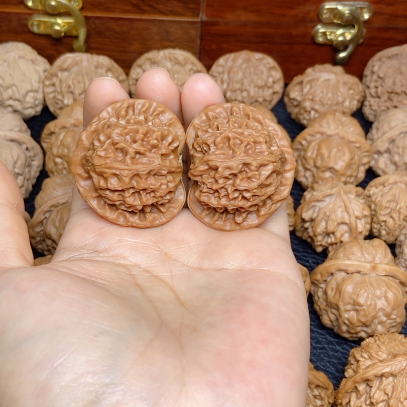 【闪购商品】文玩核桃吊坠木**O宫灯40