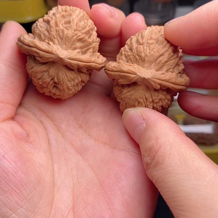 文玩核桃吊坠白狮子38➕