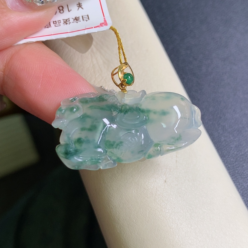 【闪购商品】翡翠颈饰18K金镶嵌唐马
