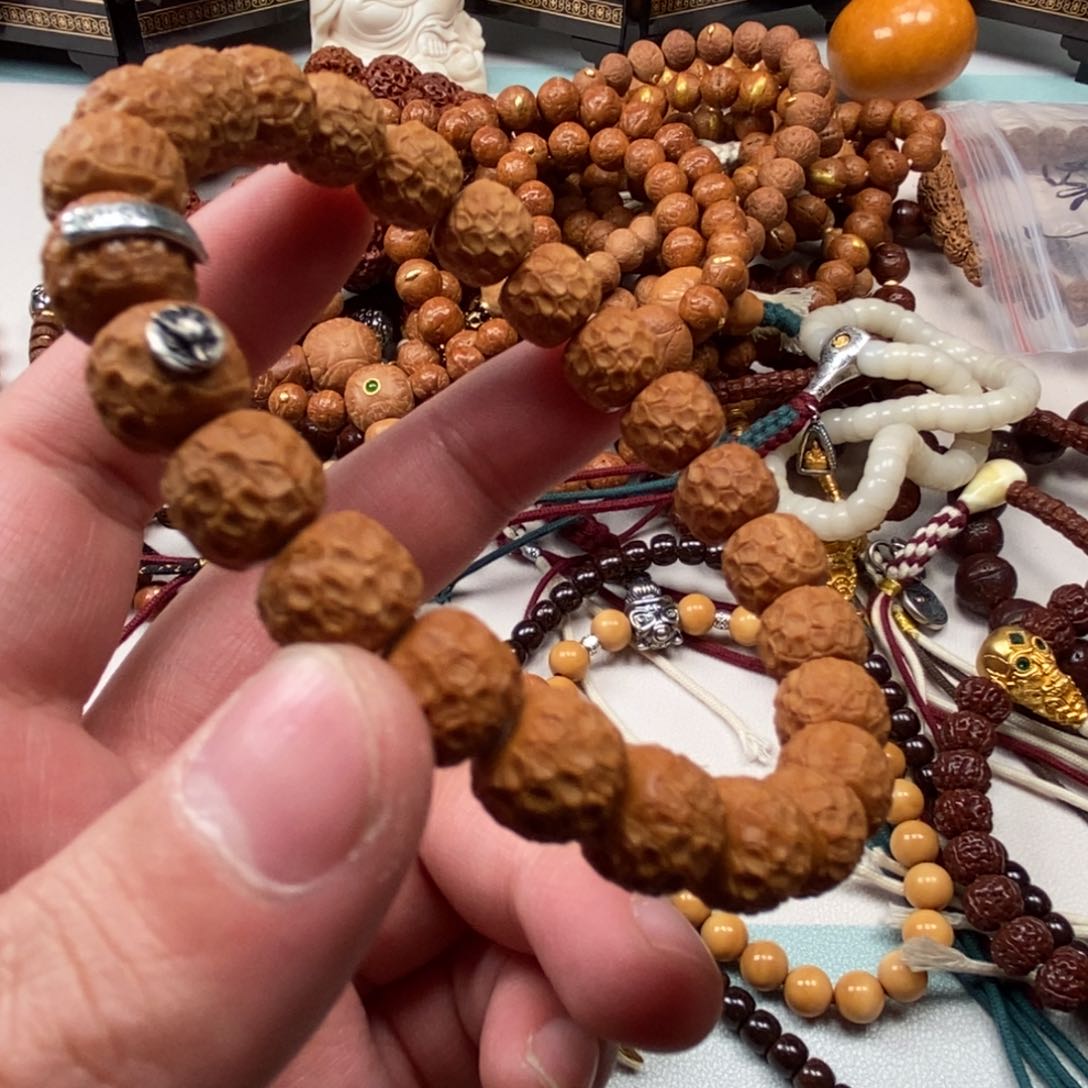 猴头核桃吊坠。。。。。。。。。。。。