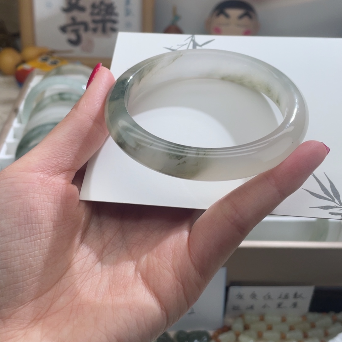 石英质玉（天山翠）未镶嵌手镯60.2圈口