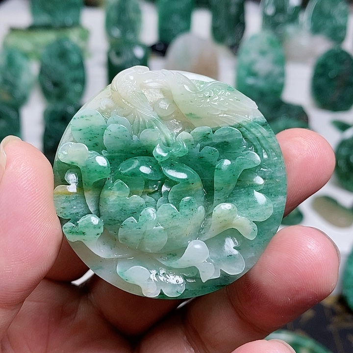 未镶嵌独山玉颈饰