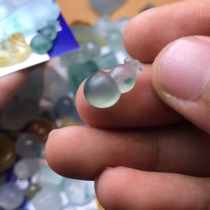 定制翡翠未镶嵌挂件