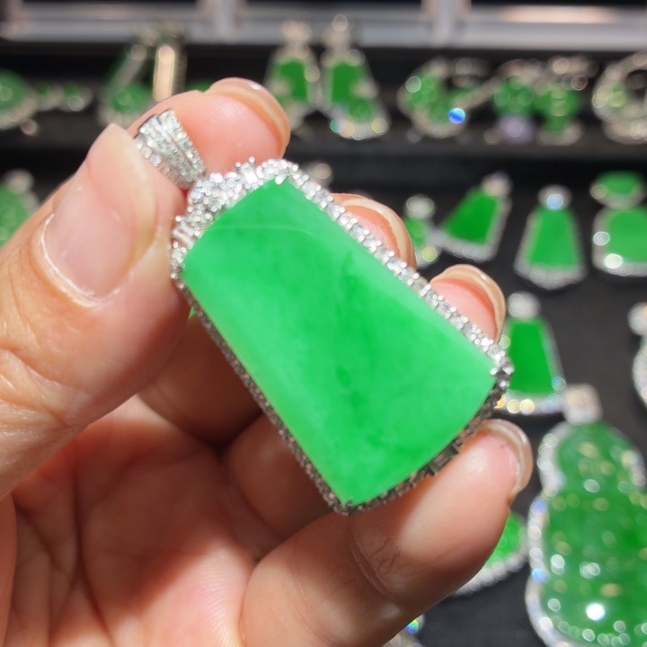 吊坠(不含链)18K金镶嵌翡翠翡翠