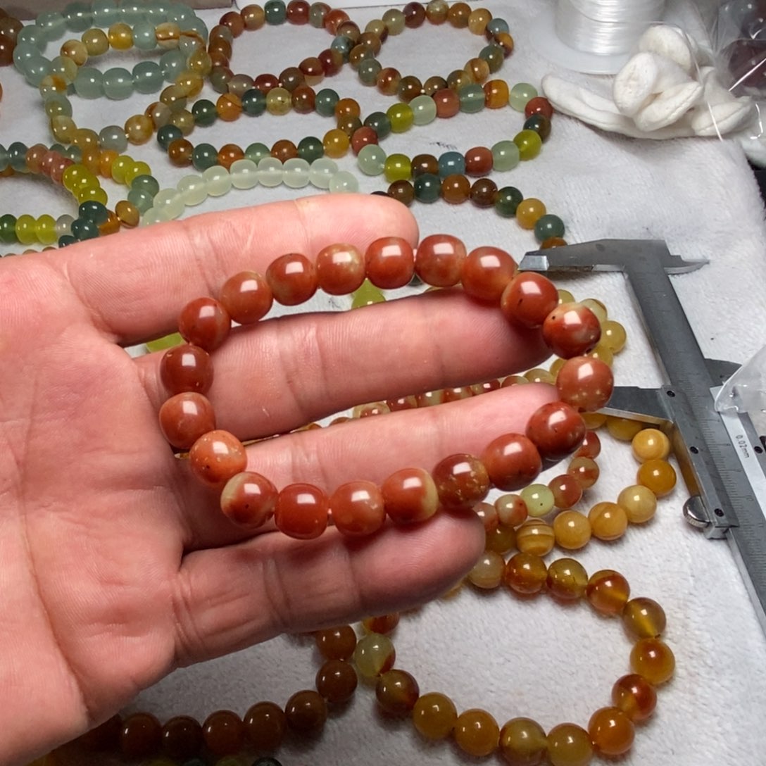 蛇纹石玉手链未镶嵌辽阳红卡10老型手串