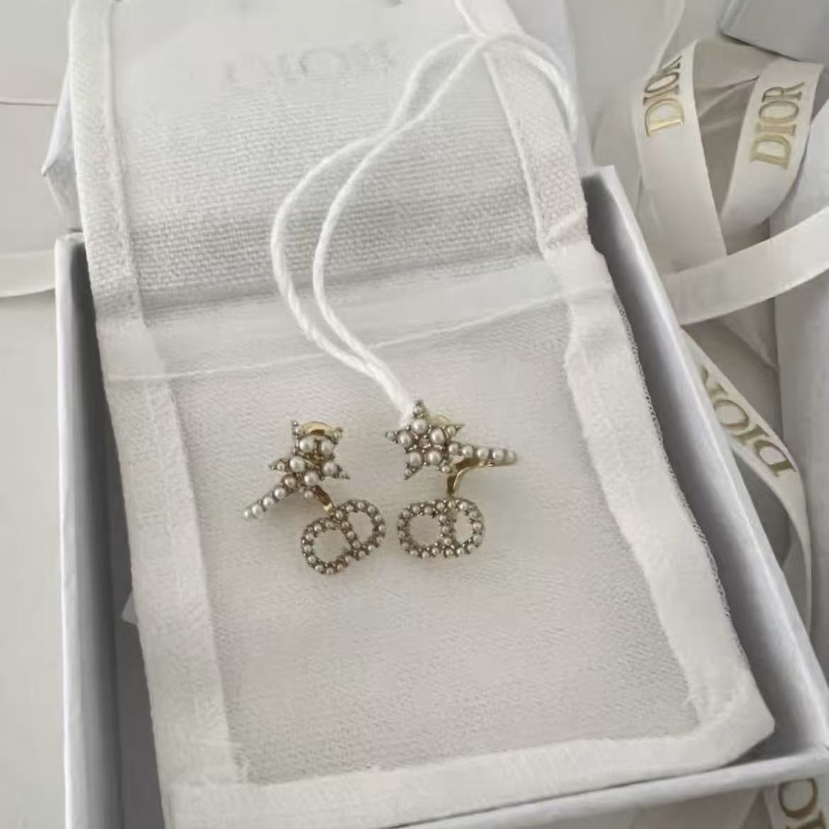 未使用 DIOR/迪奥 迪奥珍珠耳钉 /xm21729