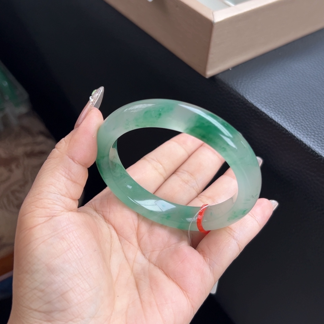 石英质玉未镶嵌手镯58.8