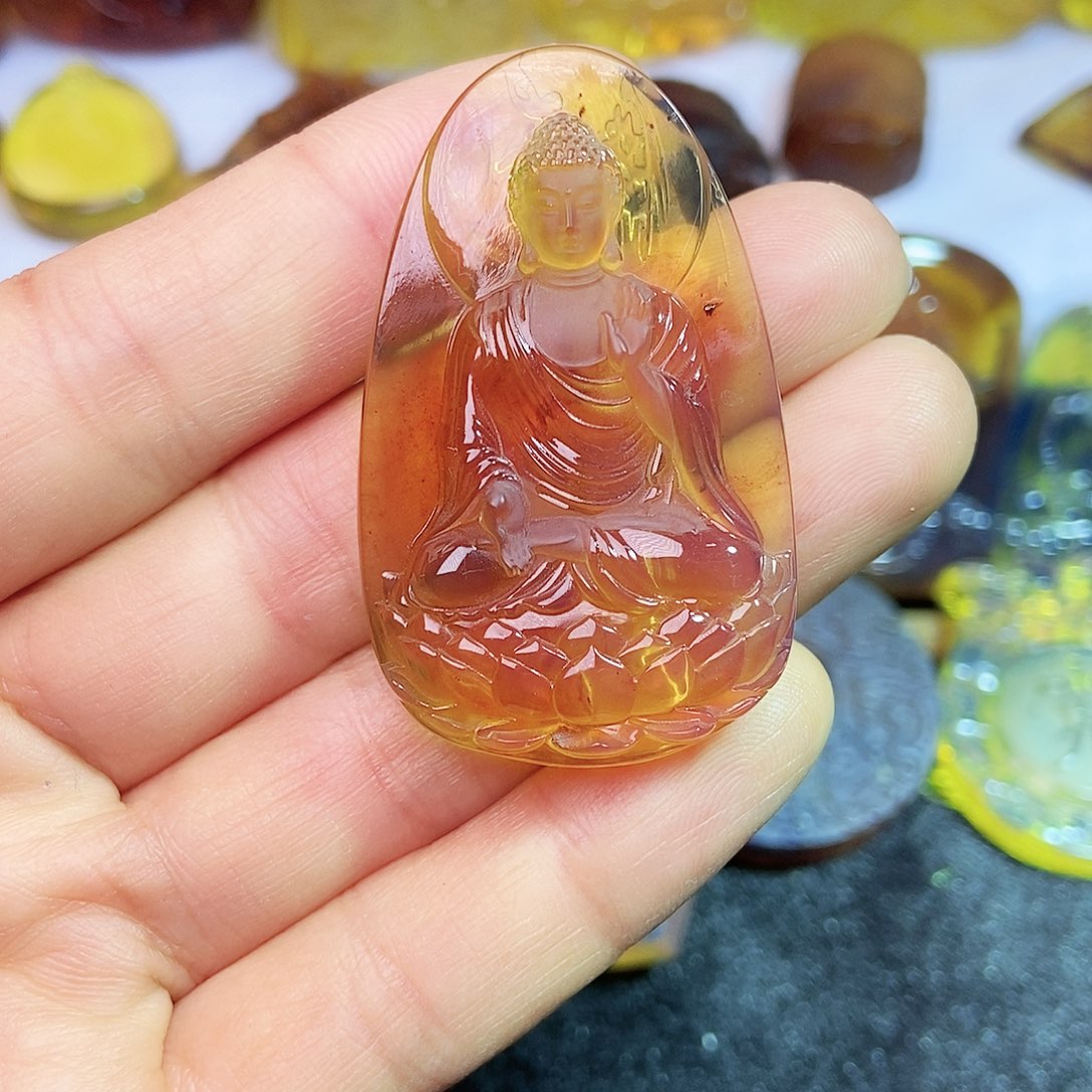 琥珀颈饰未镶嵌阿弥陀佛