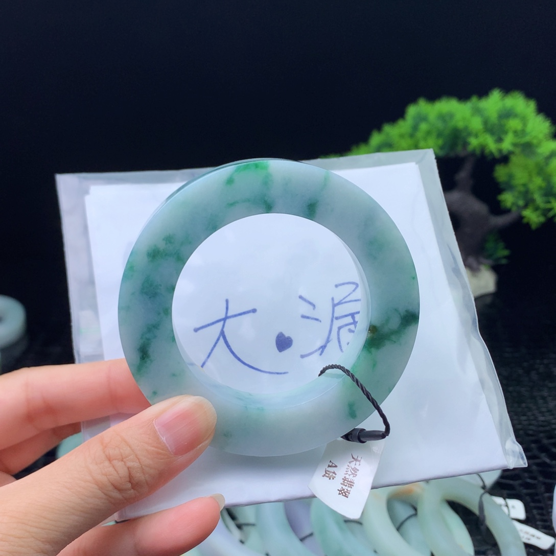 未镶嵌纯天然A货翡翠定制翡翠