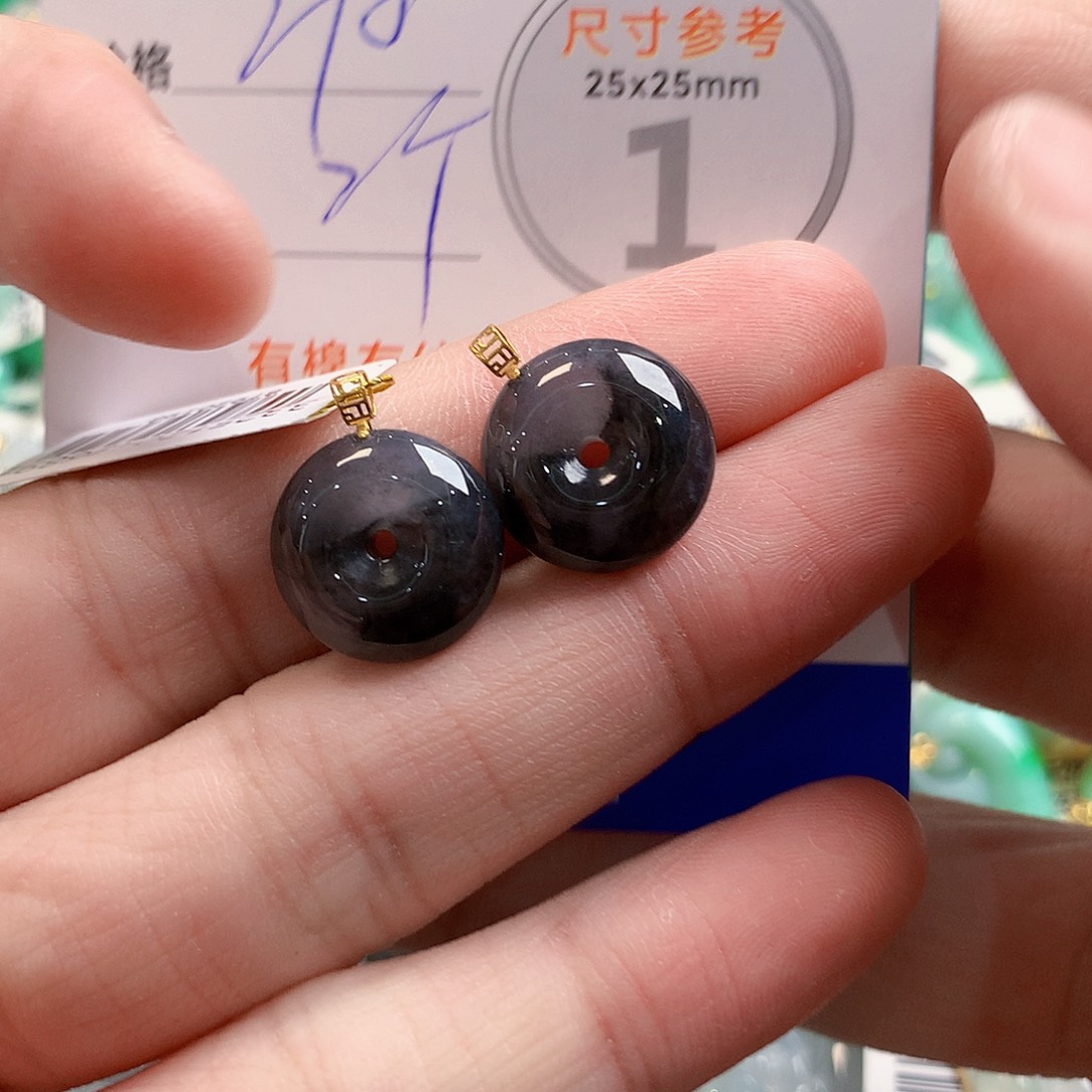 诗***@翡翠18K金镶嵌颈饰
