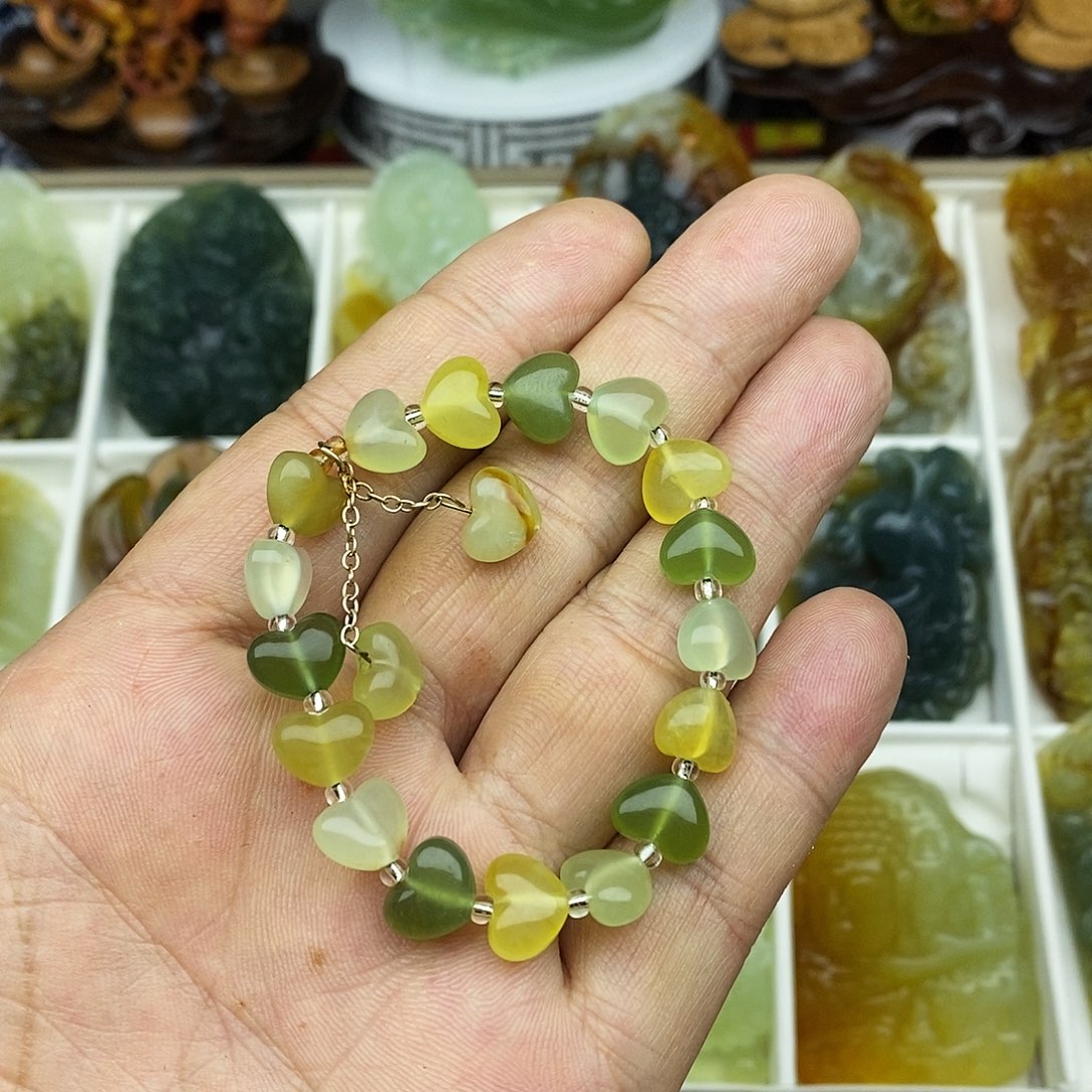 蛇纹石玉未镶嵌岫玉挂件吊坠牌子