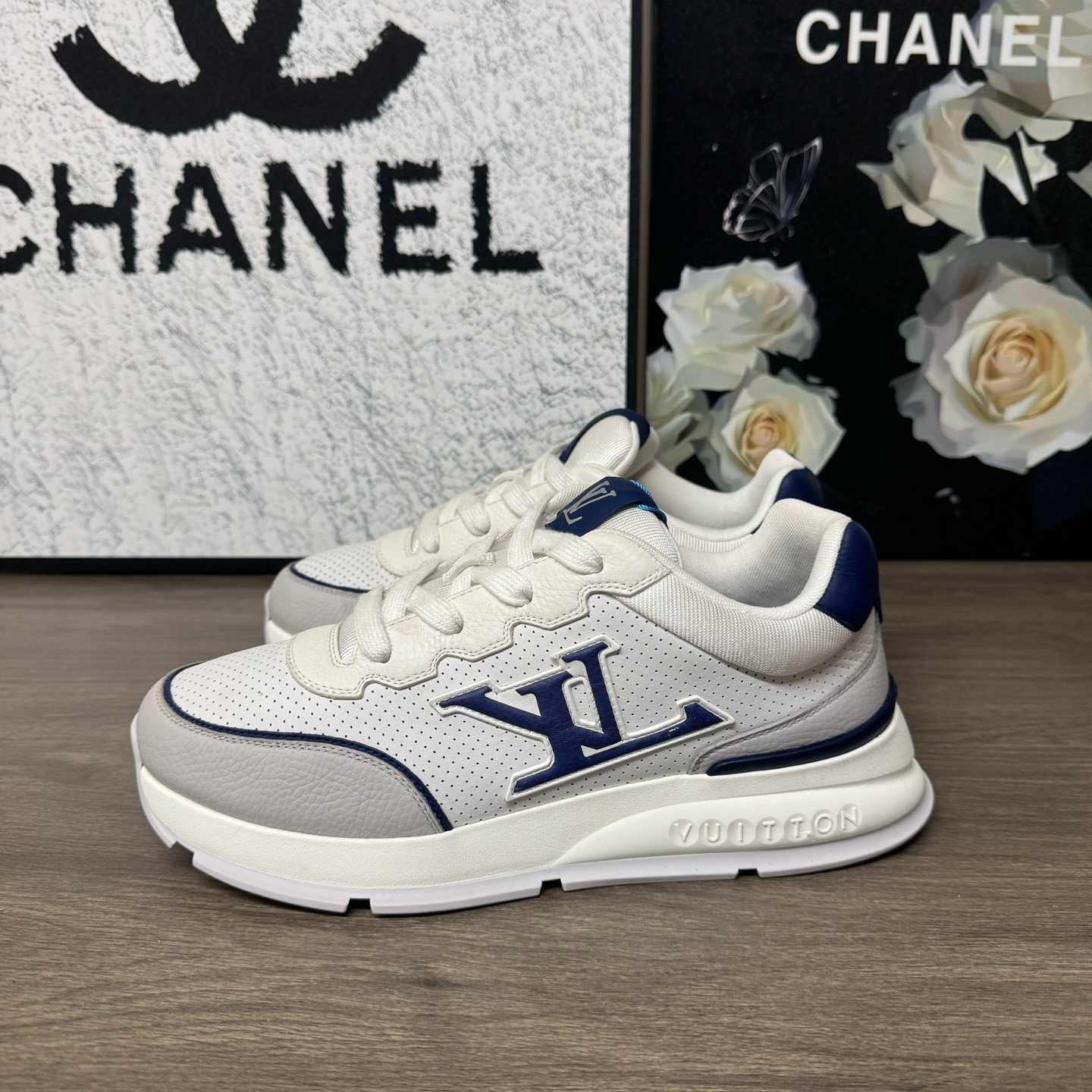 95新 LouisVuitton/路易威登 Classic25运动鞋41.5码98新公价9800