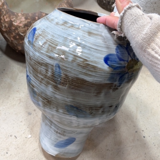 罐默认微瑕，有孔编号13-108