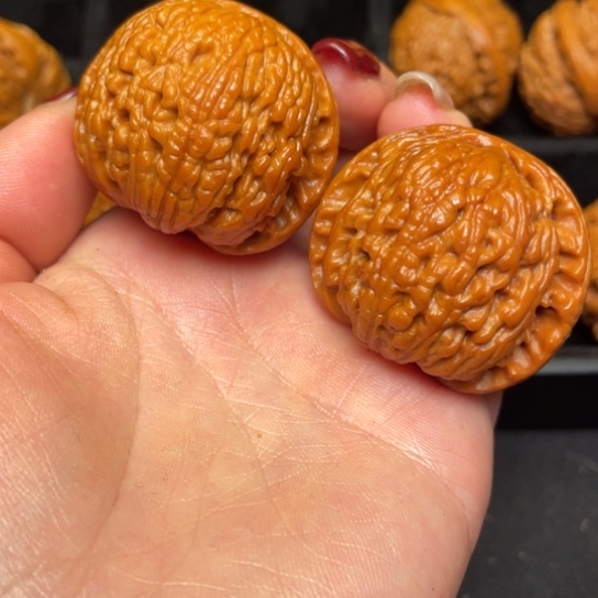 文玩核桃吊坠秦岭野生核桃