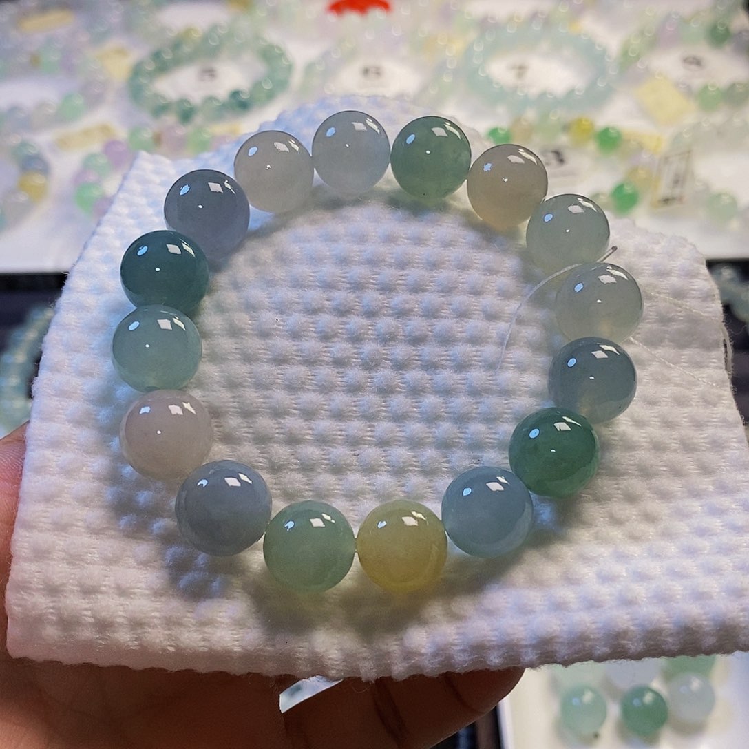 未镶嵌定制翡翠翡翠.